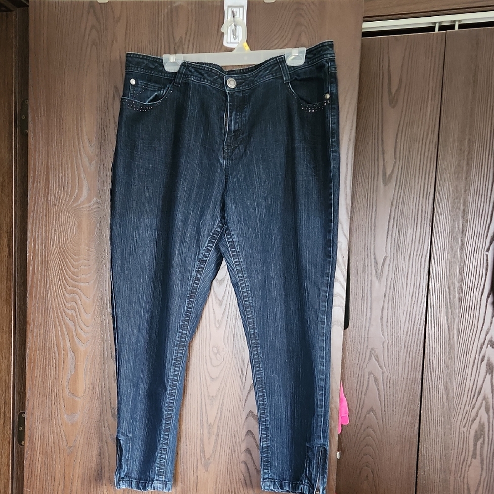 Avenue Jeans